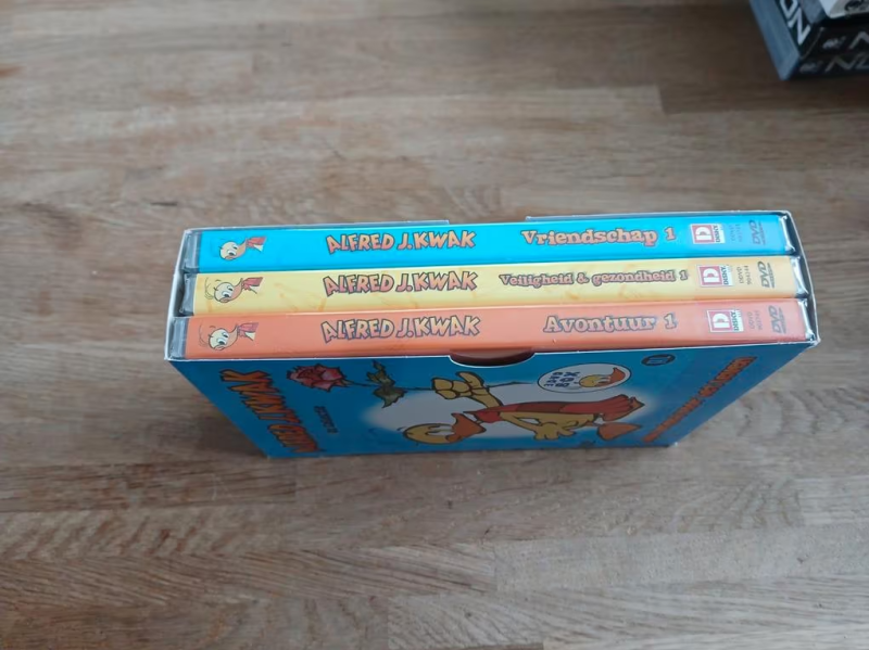 File:AJK DVD de collectie 2.png